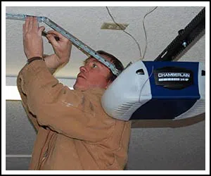 United Garage Door Repair Service Milwaukee, WI 262-320-4618