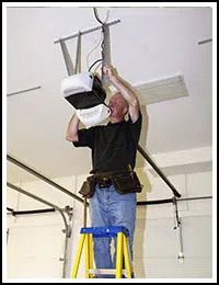 United Garage Door Repair Service Milwaukee, WI 262-320-4618